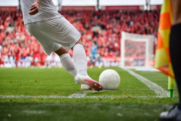 Matig Ajax komt toch langszij Itakura maakt gelijk in Volendam